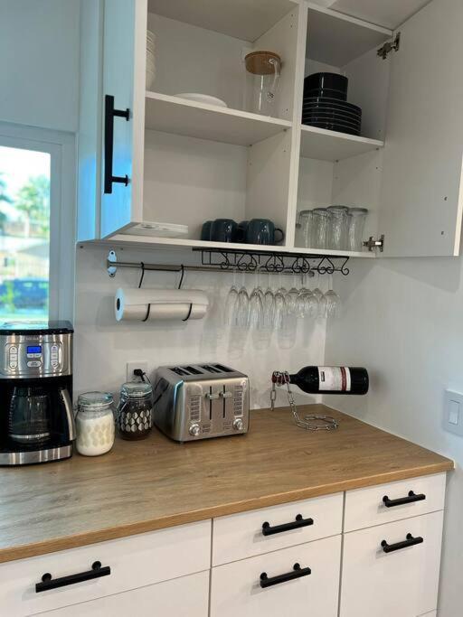 Fully Remodeled 1-bedroom House With Massive Yard * Los Ángeles